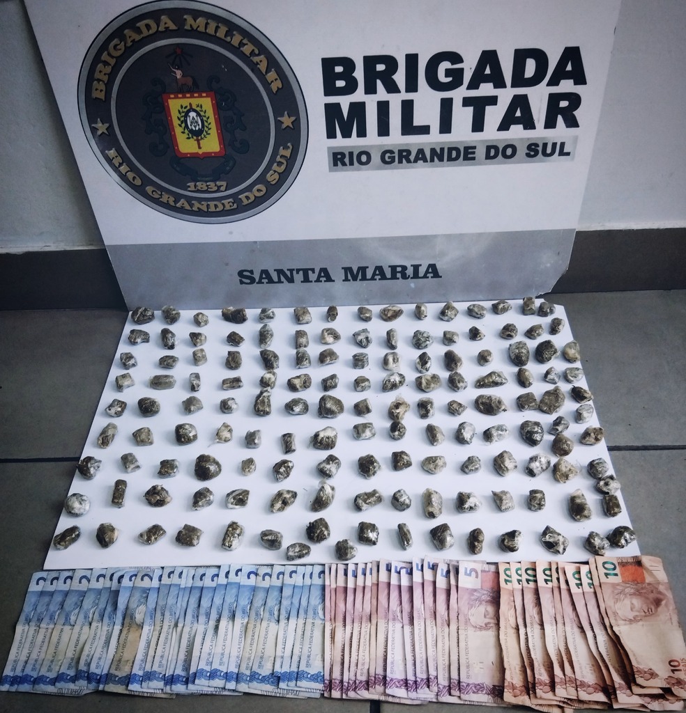 título imagem Dupla é presa por tráfico de drogas em operação da Brigada Militar em Santa Maria
